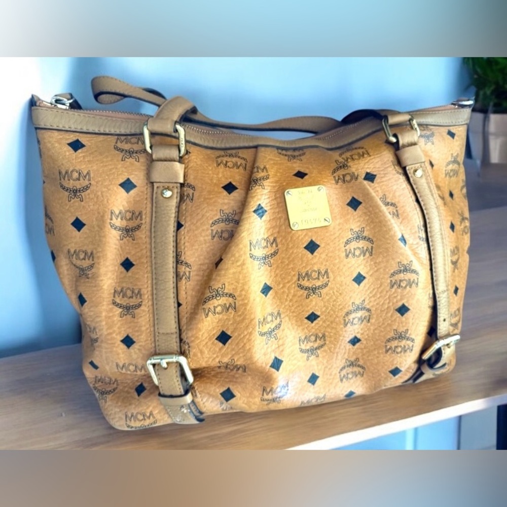 MCM EUC VISETOS SHOULDER BAG $1200 retail